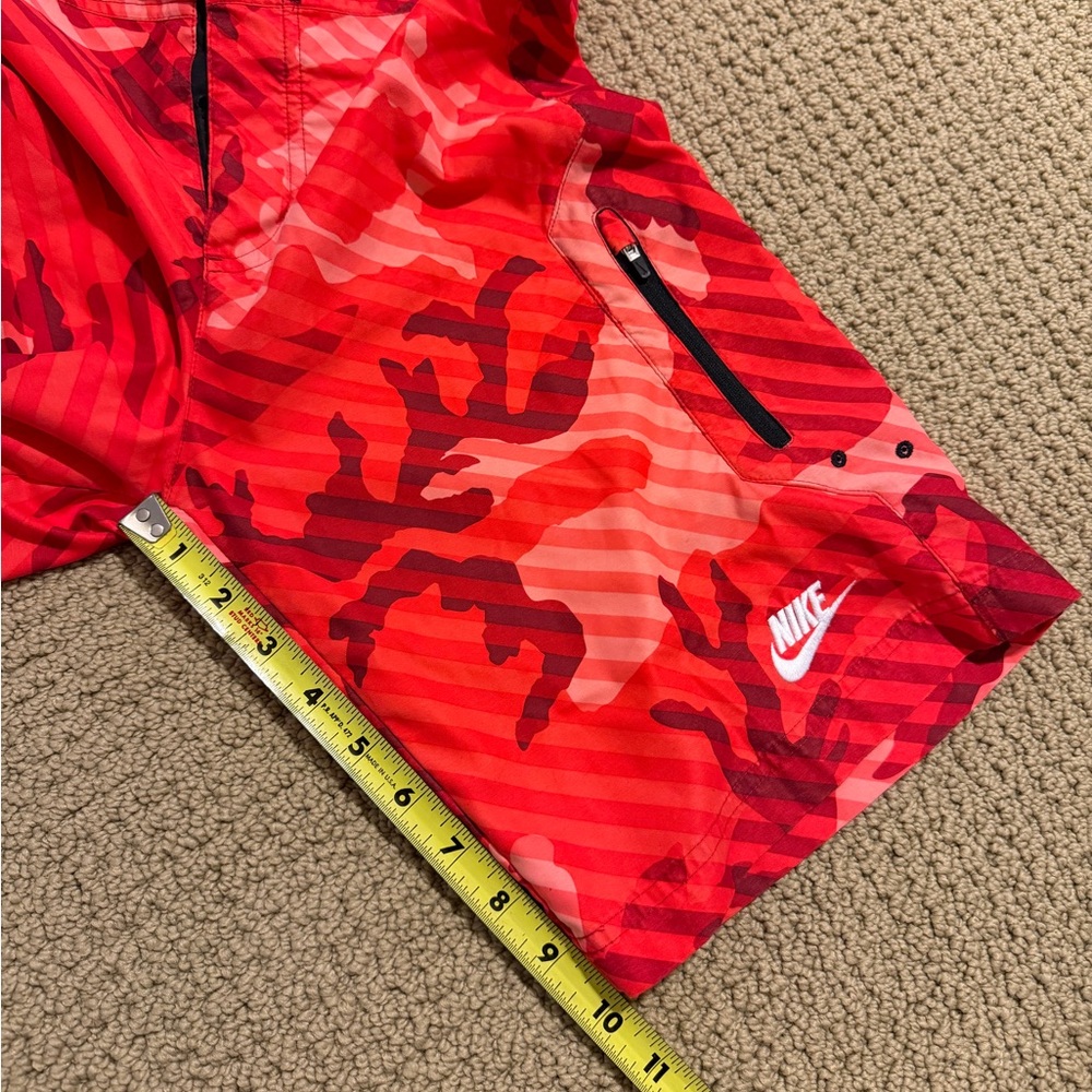 Nike Swim Trunks Board Shorts Waterproof (Youth Size Large) - Picture 5 of 5